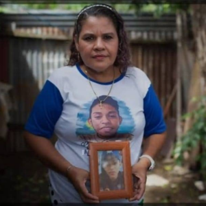 Yadira Córdoba continua detenida a pesar de que cuenta con sentencia de deportación a Honduras.