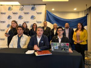 sobre las unidades opositoras en el extranjero