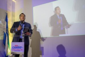 PARA EFECTO DE IR A ELECCIONES  BAJO LOS ESTANDARES INTERNACIONALES.  EN CASO DE SER CONVOCADO POR UN GOBIERNO DE TRANSICIÓN.