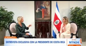 ¿Por qué atacan a Laura Fernández?