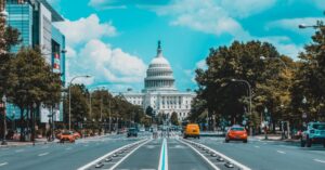 AQUÍ TE EXPLICAMOS PORQUE ESTADOS UNIDOS LLEGÓ A SER Y SEGUIRÁ  SIENDO LA SUPRA POTENCIA ECONOMICA MUNDIAL